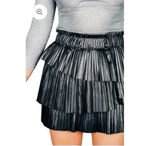 NWT Entro Faux Leather Pleated Layered Black Skort (Skirt + Shorts) Size Medium